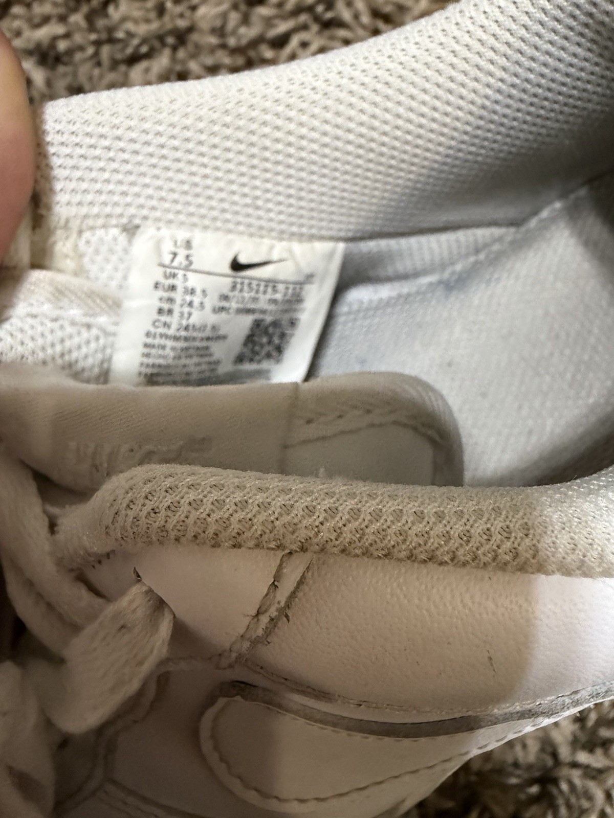 Size 7.5 – Nike Air Force 1 White