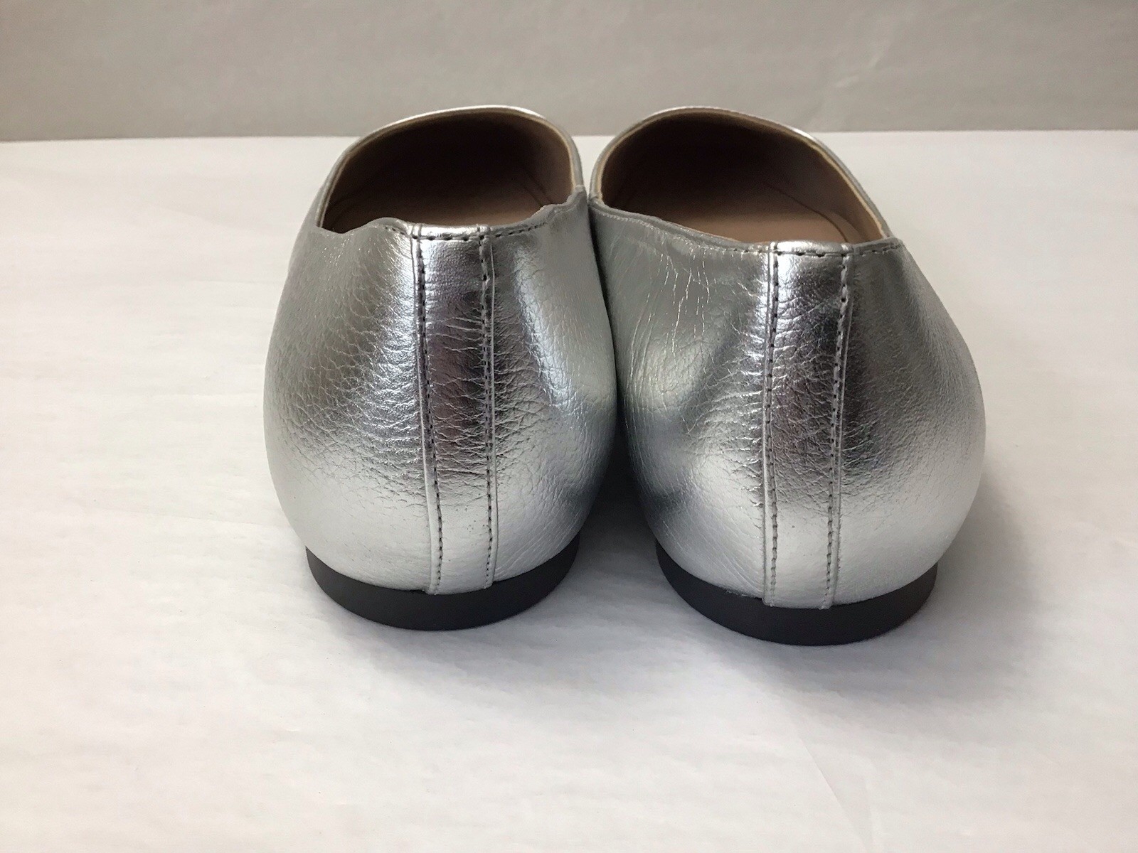 New Naturalizer Chelsea Size 11 Wide Leather Flats Pewter Silver Metallic (N70)