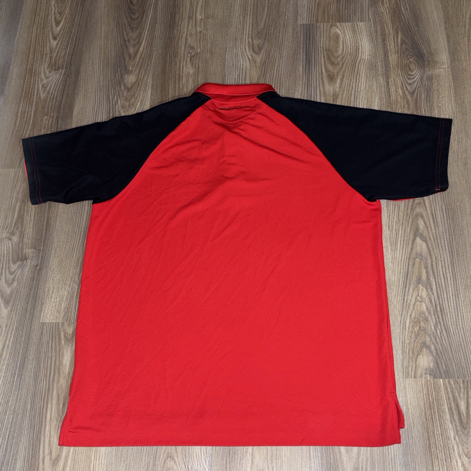 UNDER ARMOUR RED WITH BLACK SIZE XL SHORT SLEEVE POLO SHIRT