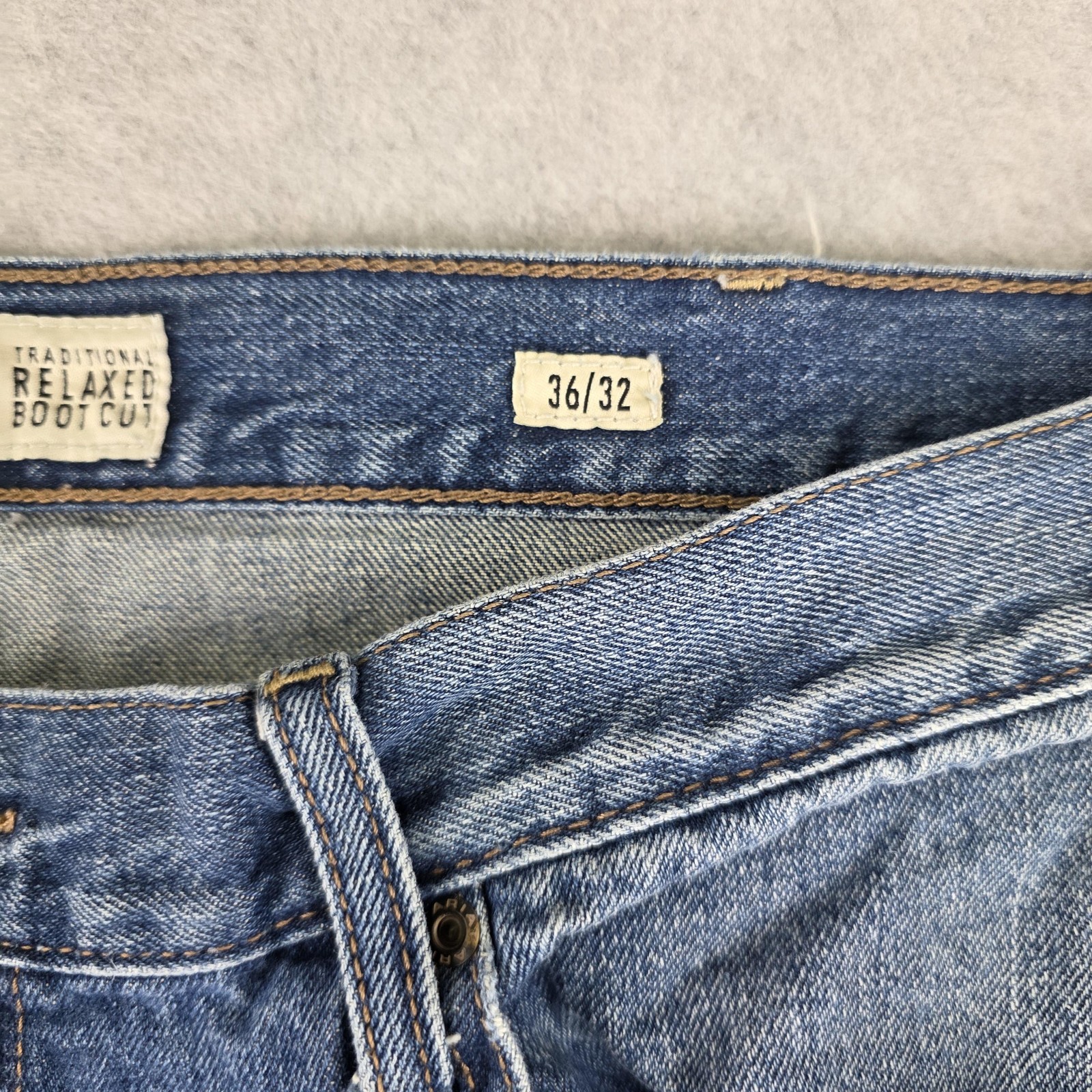 Ariat M2 Jeans Mens 36×32 Blue Relaxed Bootcut Light Wash Denim Cowboy