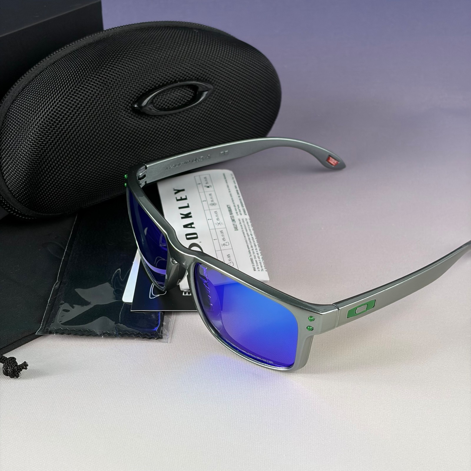 Oakley Holbrook Sunglasses Grey Green Frame Blue Mirror Polarized 9102 W/ Box