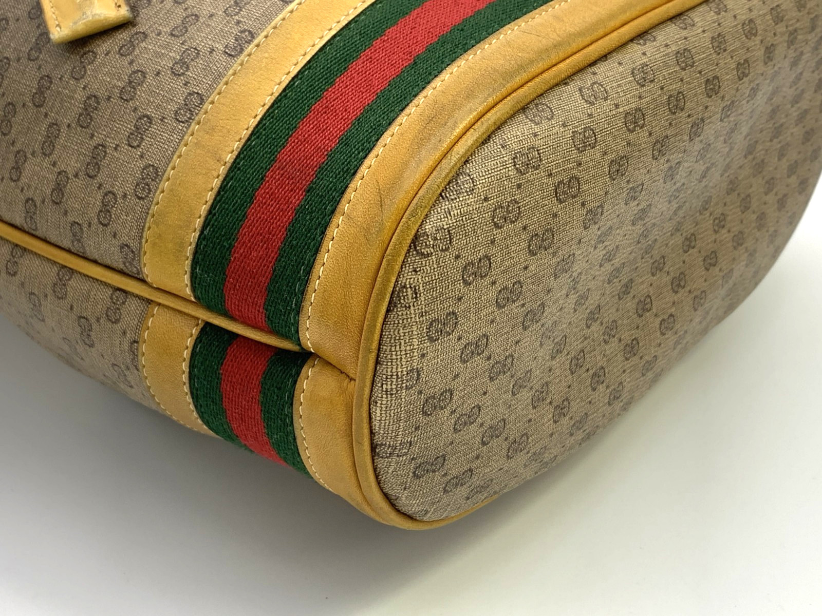 GUCCI VINTAGE Drawstring Shoulder Bag Sherry Micro-GG Camel Classic Authentic