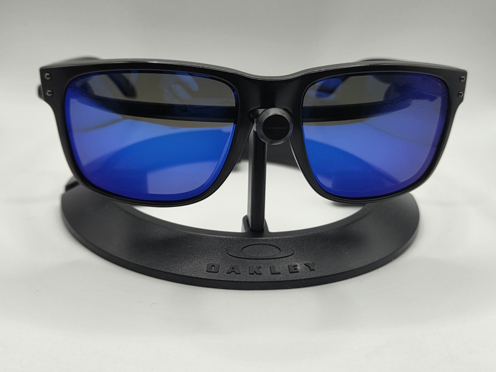 Oakley Holbrook OO9102-D755 Black Frame NEW Deep Blue Polarized Lenses