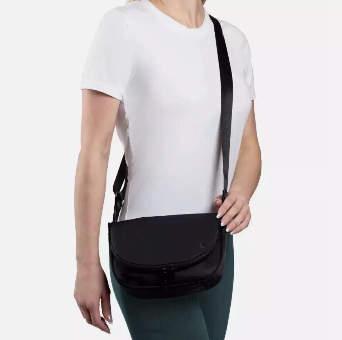 LOLE Adjustable Crossbody Bag Flap Magnetic Closure One Size Purse Bag