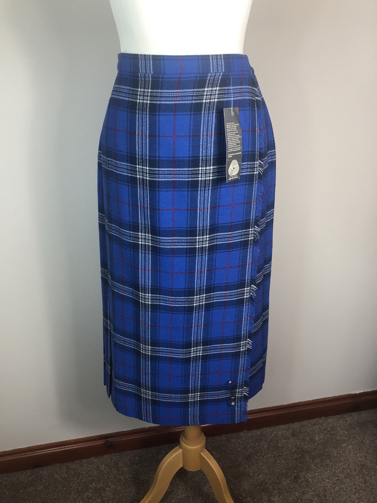 Vintage Size 6 8 Made in Scotland 100% wool Tartan hand pleated midi kilt skirt