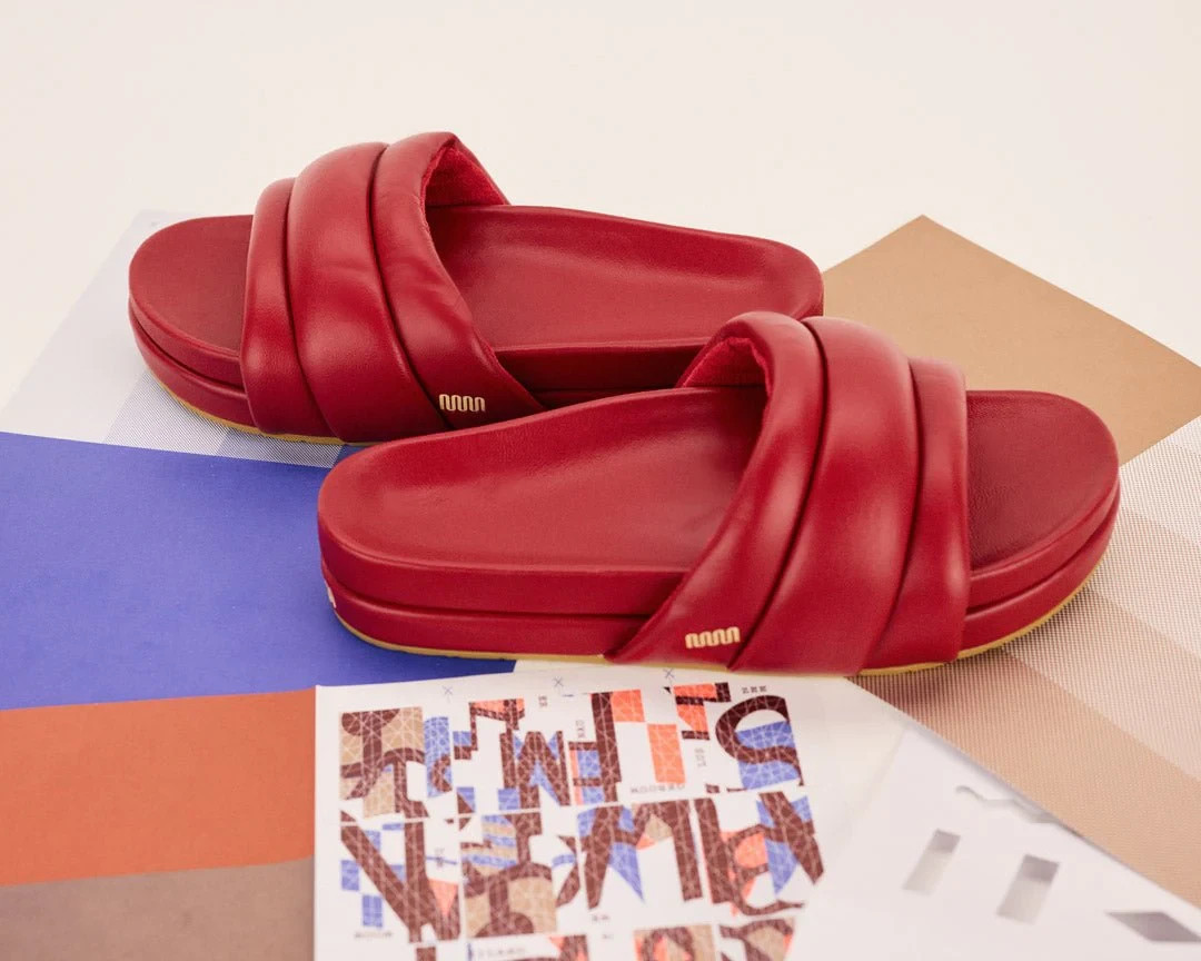 Commbi – The Softie Slide – Cherry Red Leather – Women’s Size 9