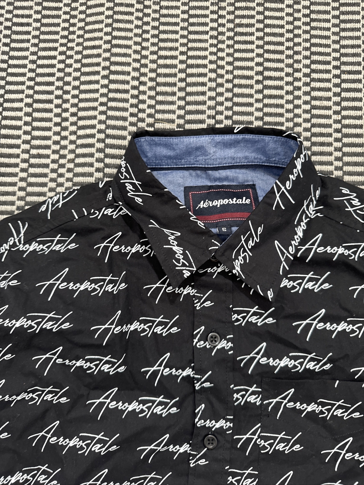 Aeropostal Mens Short Sleeve Dress Shirt Size small Black/White all cotton