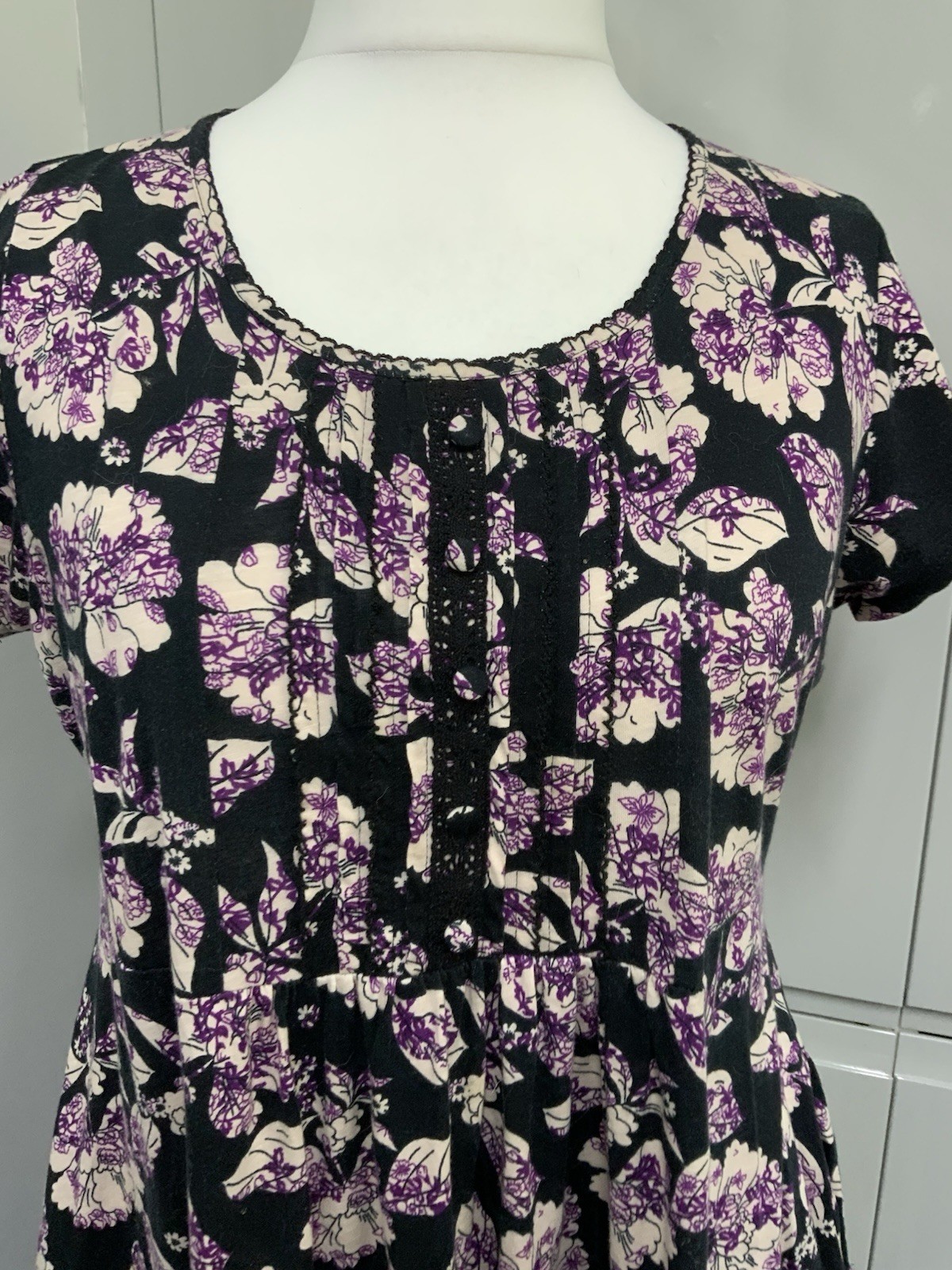 M&Co Size 20 Dress Black Purple Floral Stretchy Fabric Short Sleeve Pockets