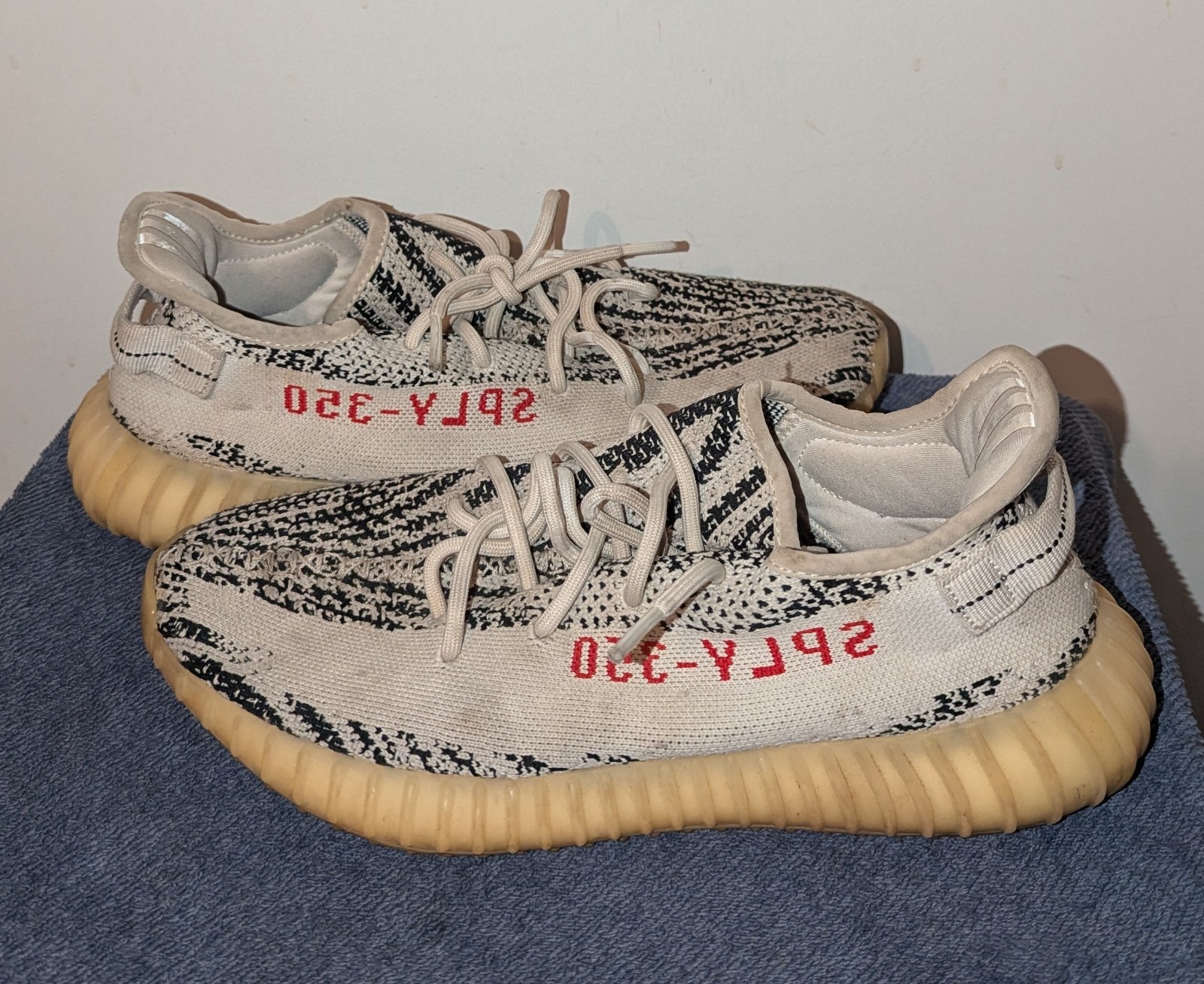 Adidas Yeezy Boost 350 V2 Zebra Mens Size 10 CP9654 White Black Sneakers