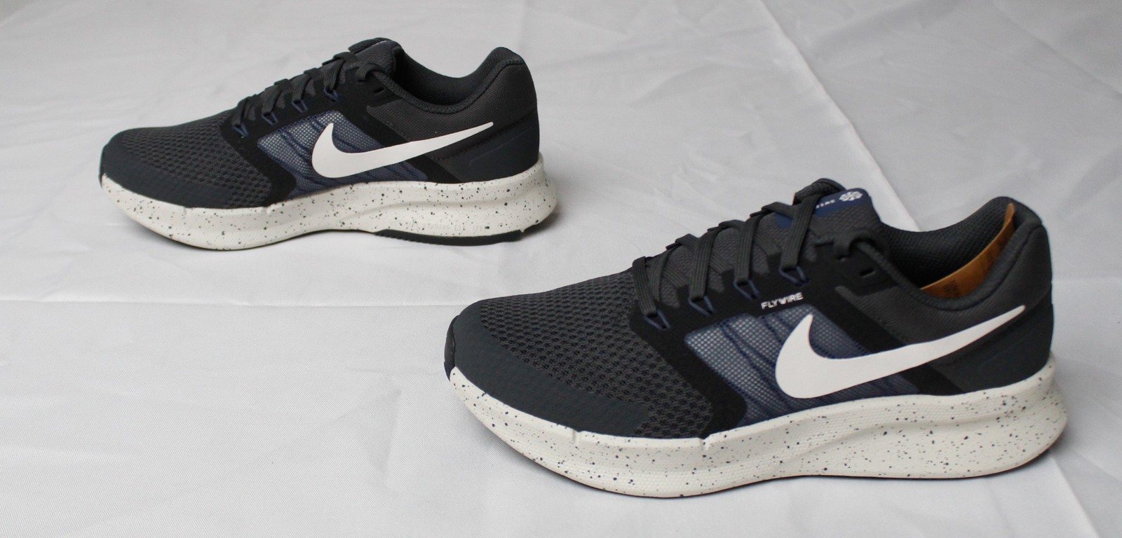 Nike Adult’s Run Swift 3 Sneakers JL3 Multicolor Size US:6M/7.5W UK:5.5M/5W