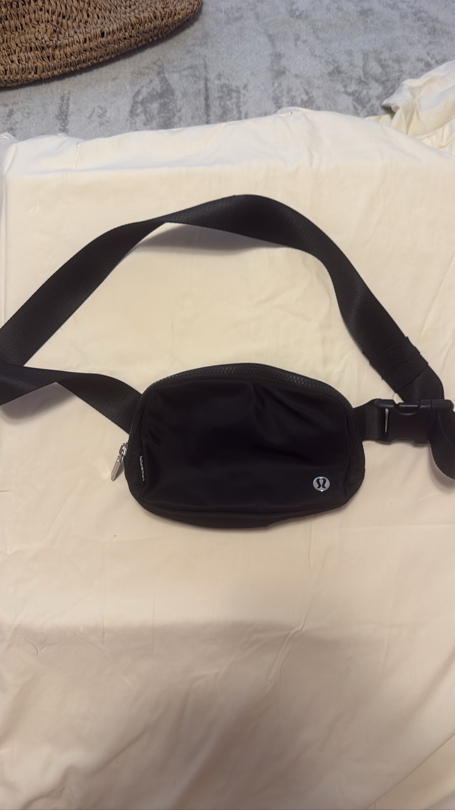 Lululemon Everywhere Belt Bag 1L Black Unisex Crossbody Fanny Pack
