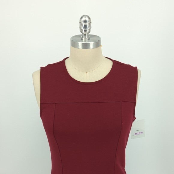 00137 Gap Ruffle Hem Dress Red Size 8 preppy Business casual party cocktail