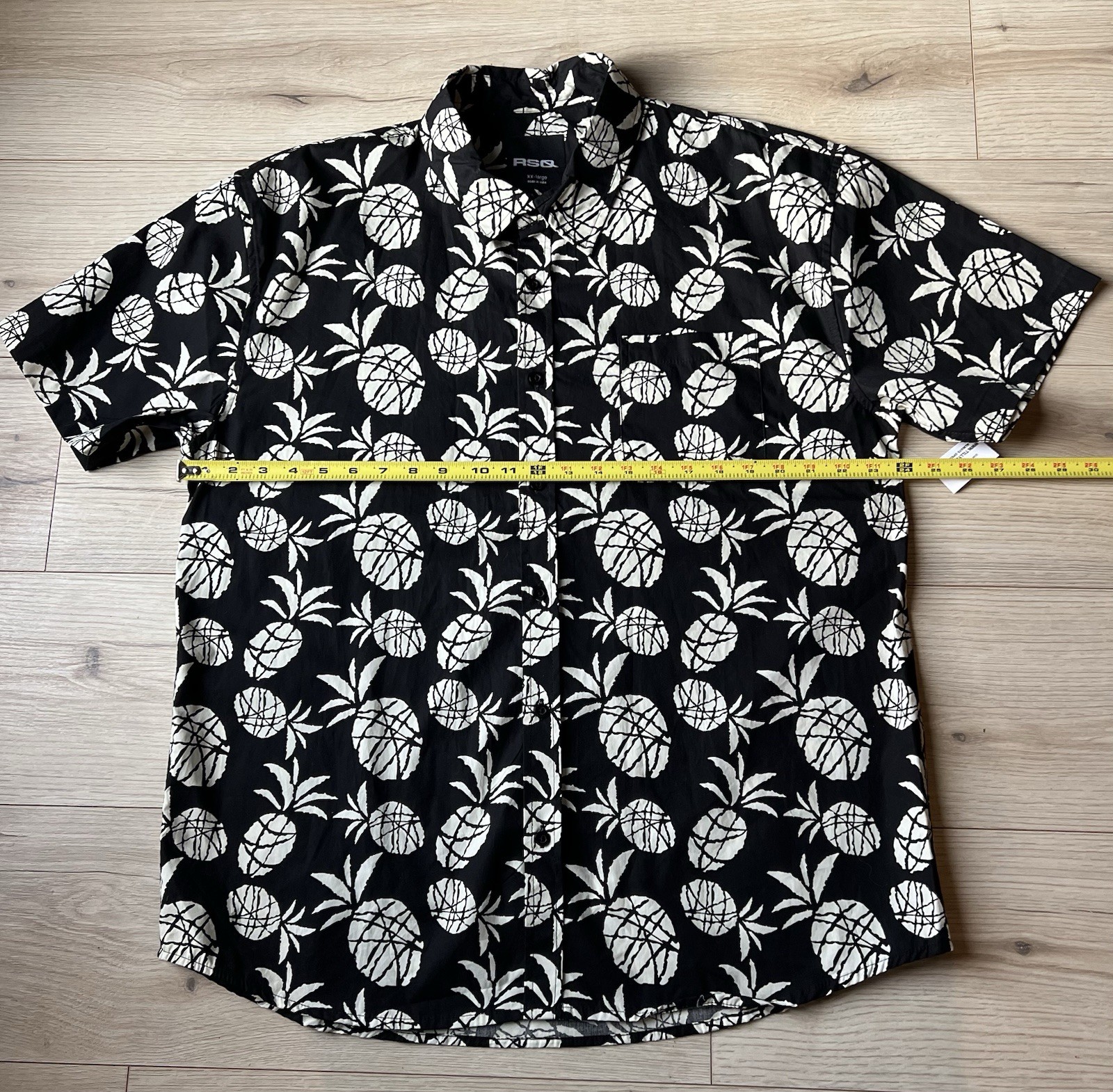 RSQ Hawaiian Shirt Mens 2XL Black Pineapple Print Beach Travel Cotton NWT