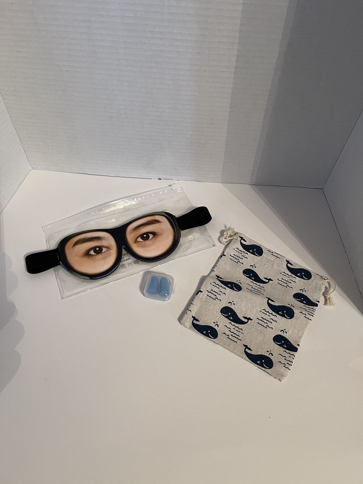 EYE MASK KIT.COMES WITH EAR PROTECTOR AND A POUCH.BRAND NEW.