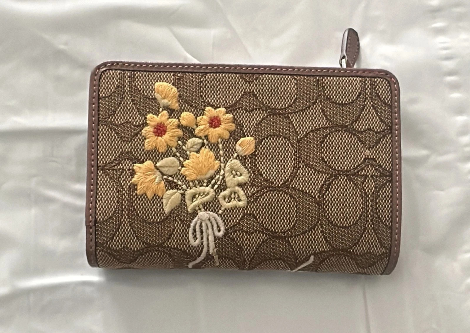 NEW COACH CEC32 Medium Corner Zip Wallet Signature Jacquard w Floral Embroidery