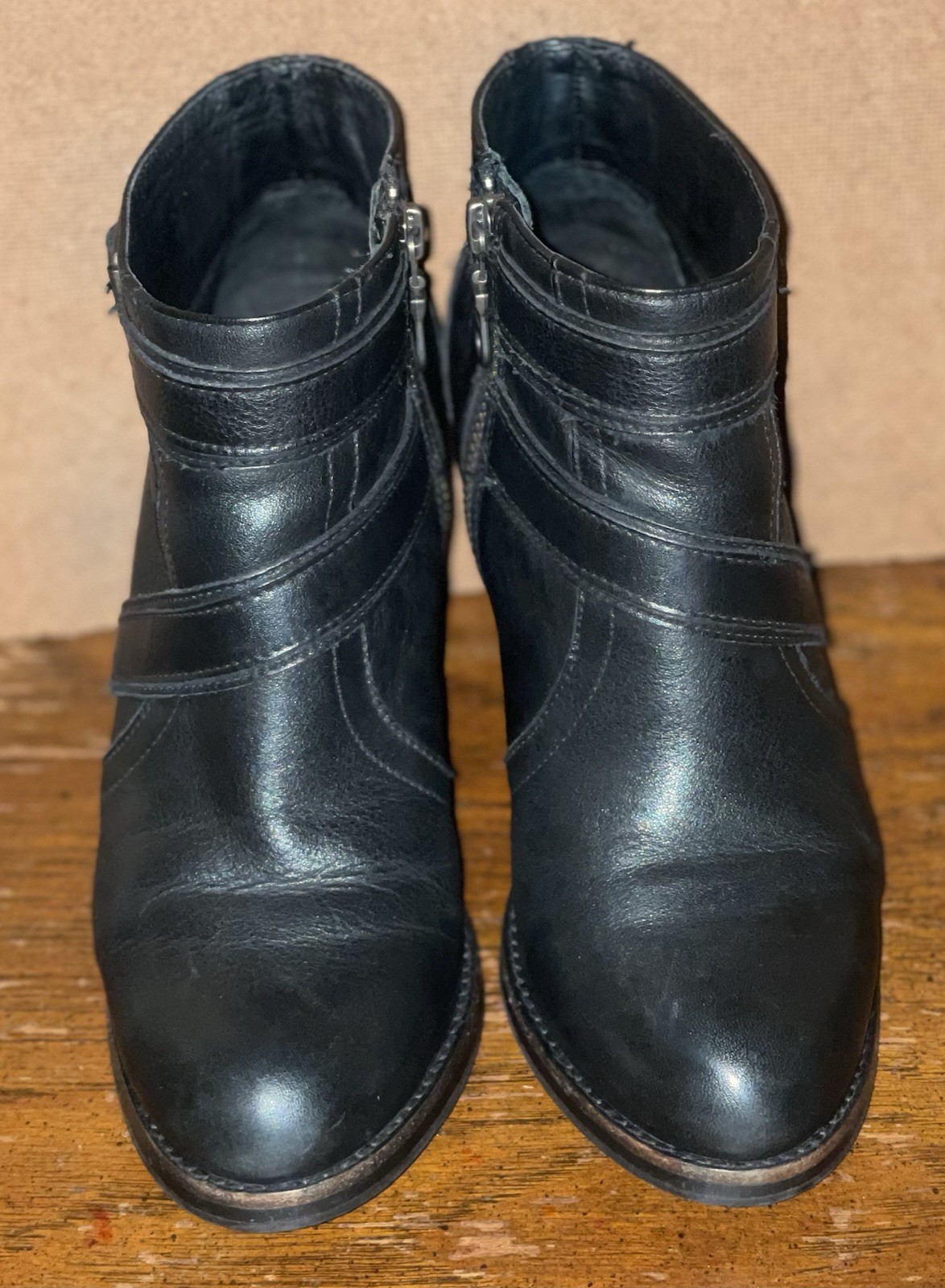 Ariat 450003278 Size 36.5M / US 6B Women’s Black Leather Zip Side Bootie Shoes