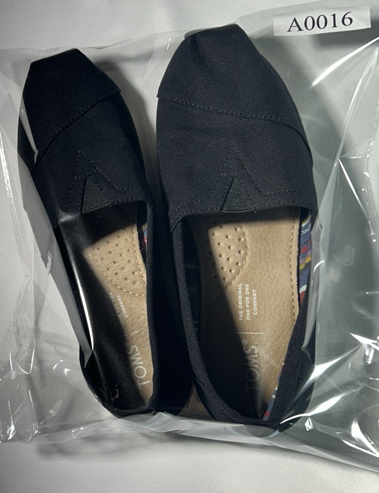 Toms Flat Shoes For Women Size W7 Black Solid Logo- Used