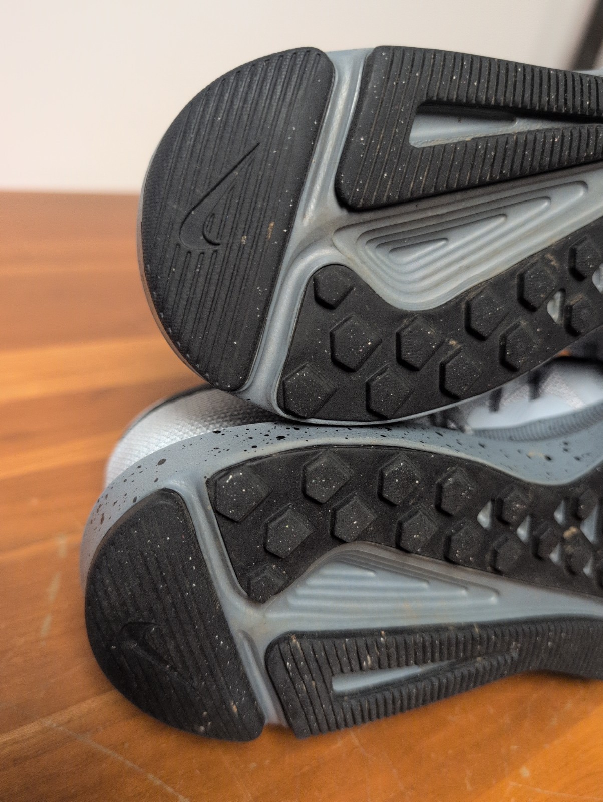 Nike Run Swift SE Athletic Running Shoes Wolf Grey/Black Men 8 Women 9.5