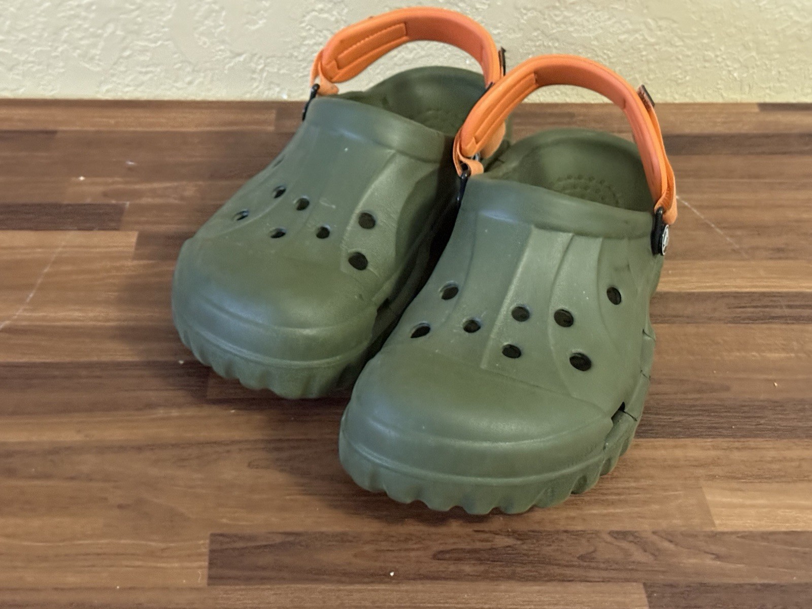 Crocs Off Road Sport Clog Green Men’s Size 7 Women’s 8
