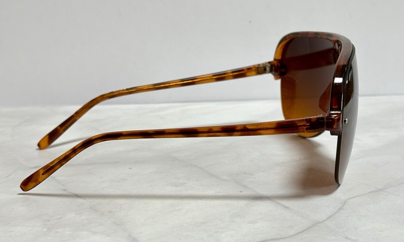 Unisex Vintage Tortoise Shell W/ Amber Lenses Aviator Sunglasses (Unbranded)
