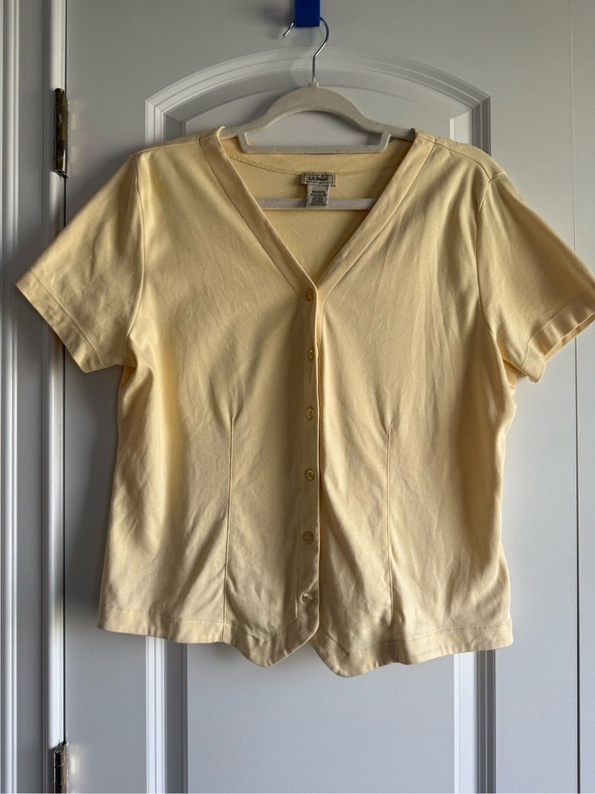 Women’s L.L. Bean Pale Yellow Button-Front V-Neck Top, 100% Cotton, Large, EUC