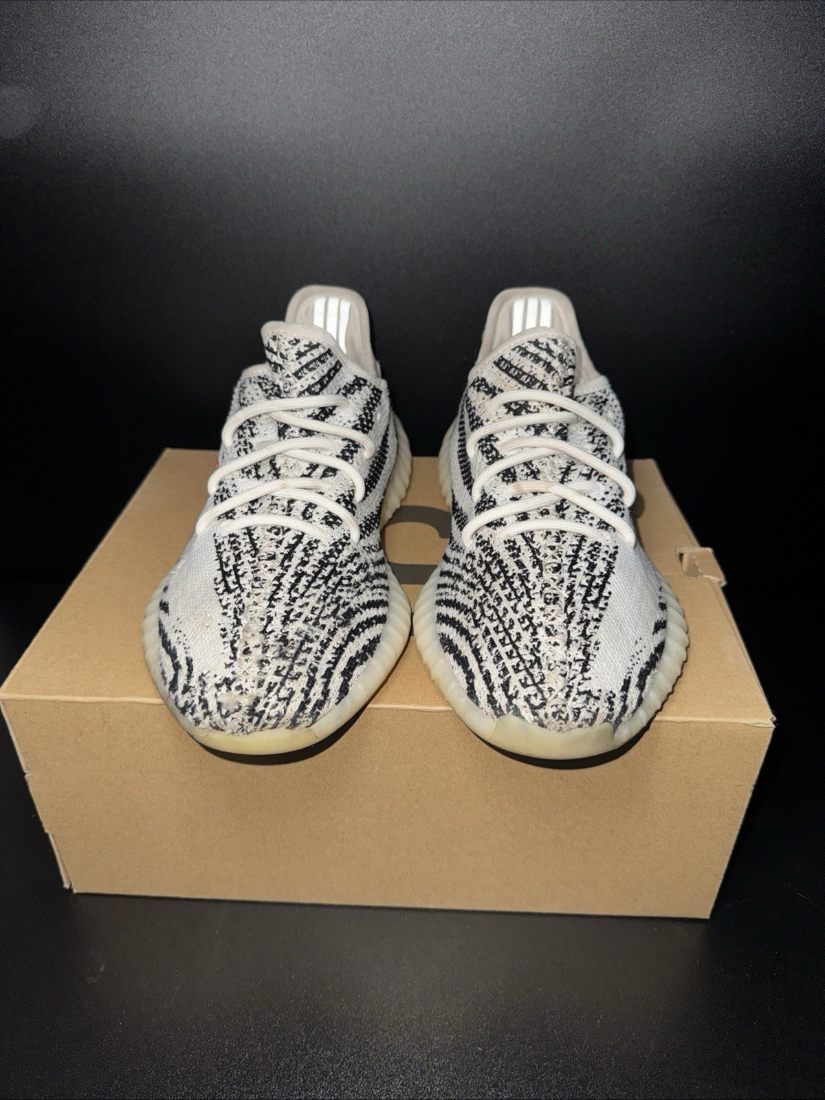 adidas Yeezy Boost 350 V2 Zebra Size 8 Pre-Owned With Box