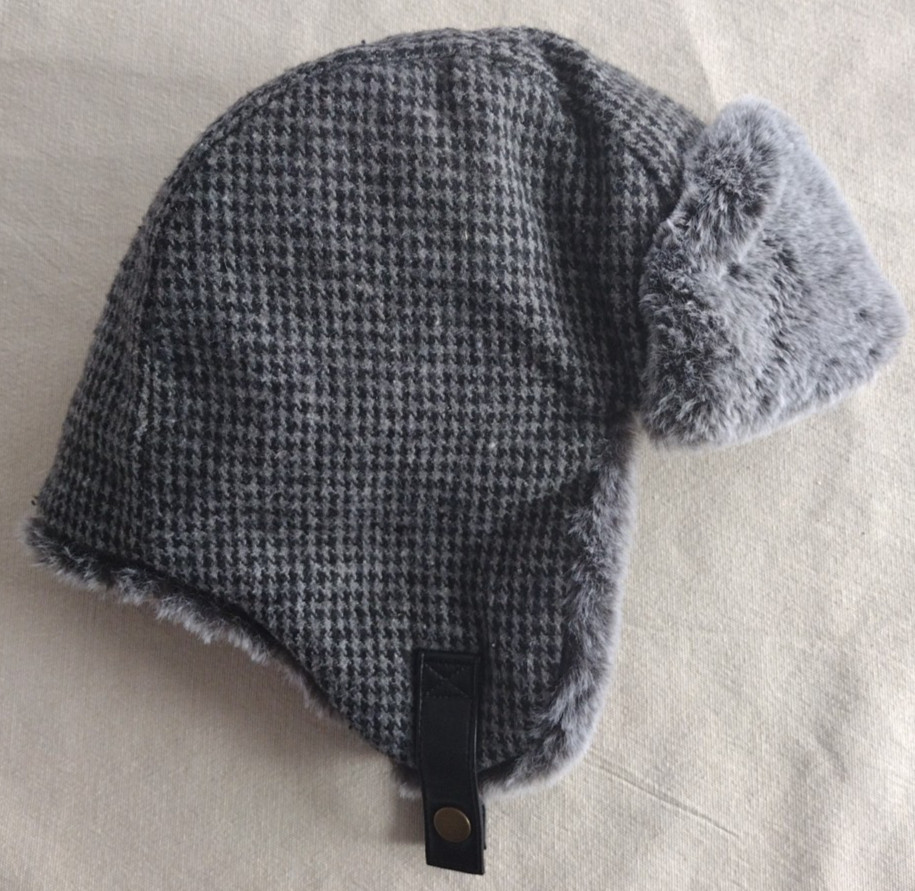 Old Navy Gray & Black Houndstooth Faux-Fur-Lined Trapper Hat Size S/M Chin Snap