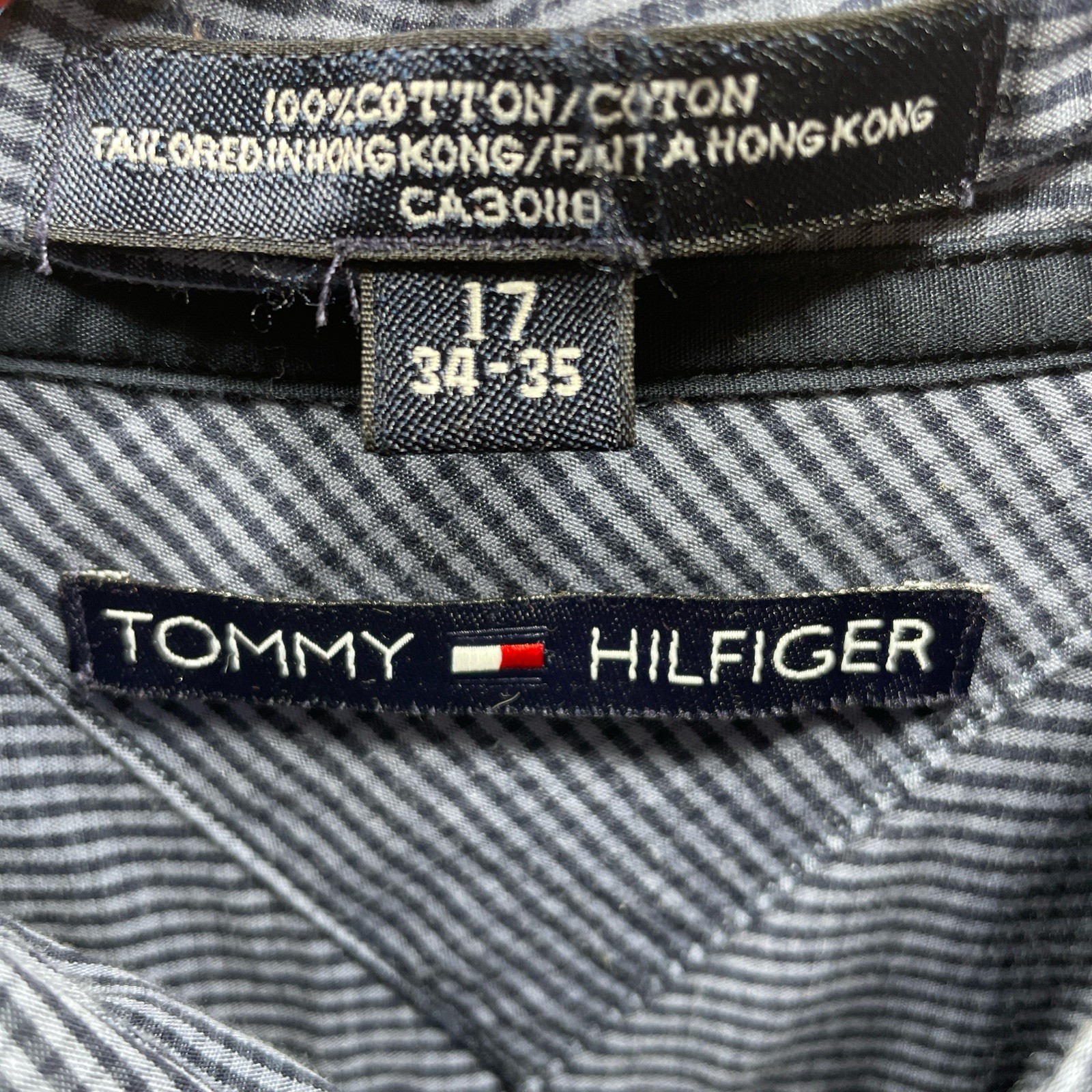 Tommy Hilfiger Men’s Elevate your style with this iconic long-sleeve shirt