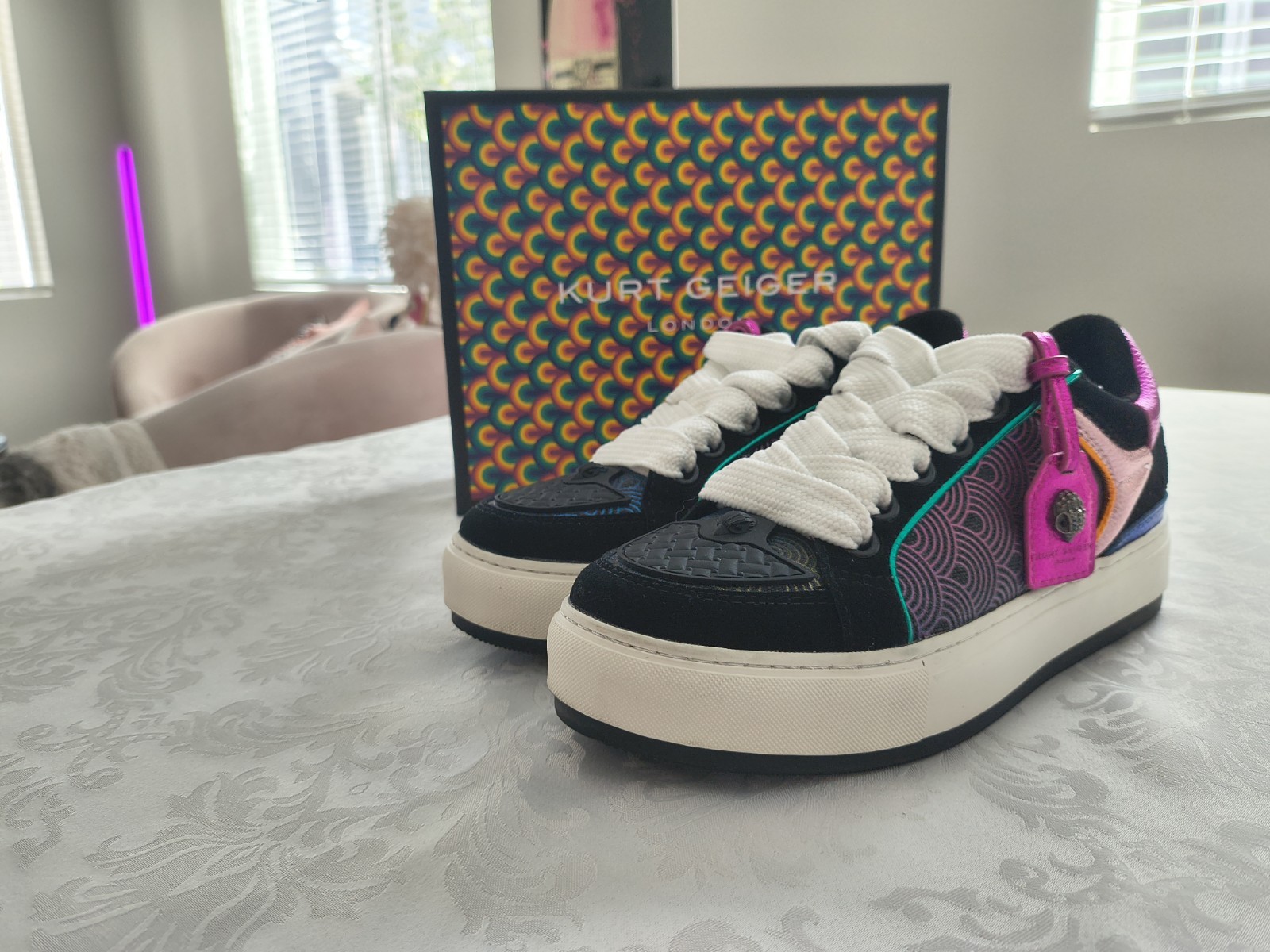 Kurt Geiger London SOUTHBANK TAG SNEAKER Women’s Black Rainbow Women 10