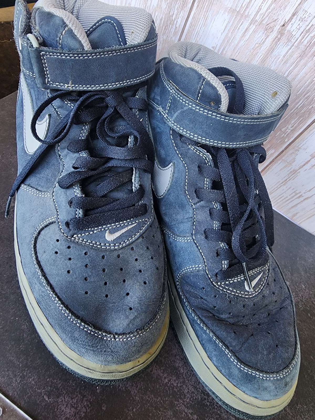 Nike Air Force 1 Mid Top Suade Men’s Size 9.5