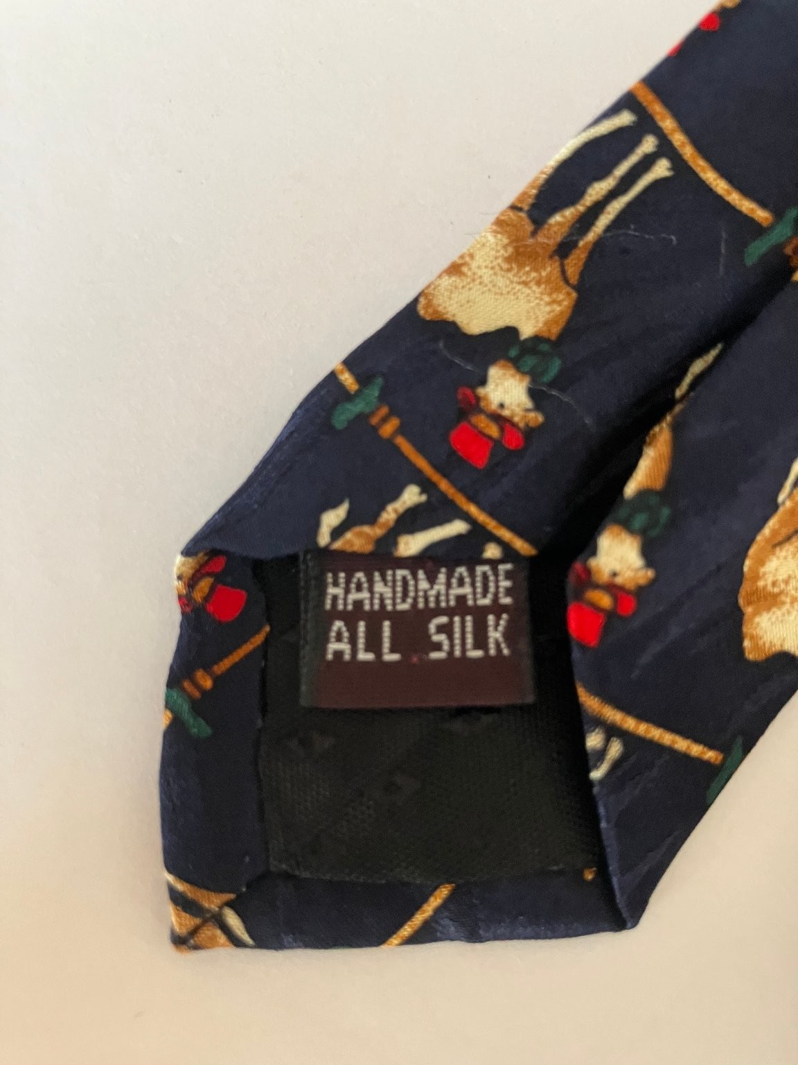 Museum Artifacts Men’s Necktie Tie Multicolor Camel Top Hat Repeat 57″