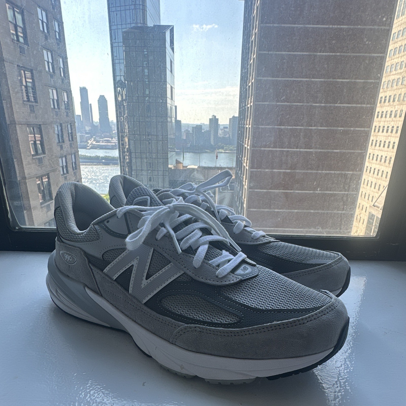 New Balance 990v6 Men’s Black/Gray/White Low Top Lace-Up Athletic Sneakers S13