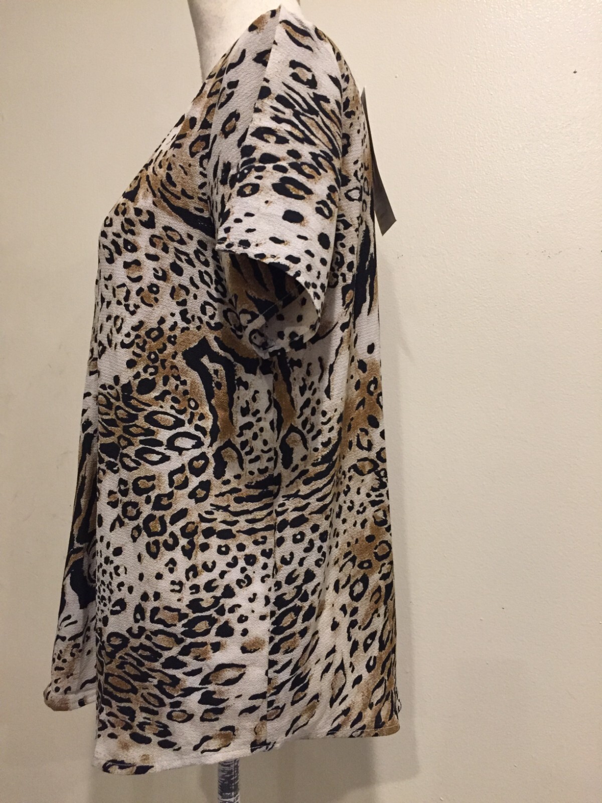 New Direction Animal Print Blouse, SZ 8, Pullover Top, V-neckline, NWT