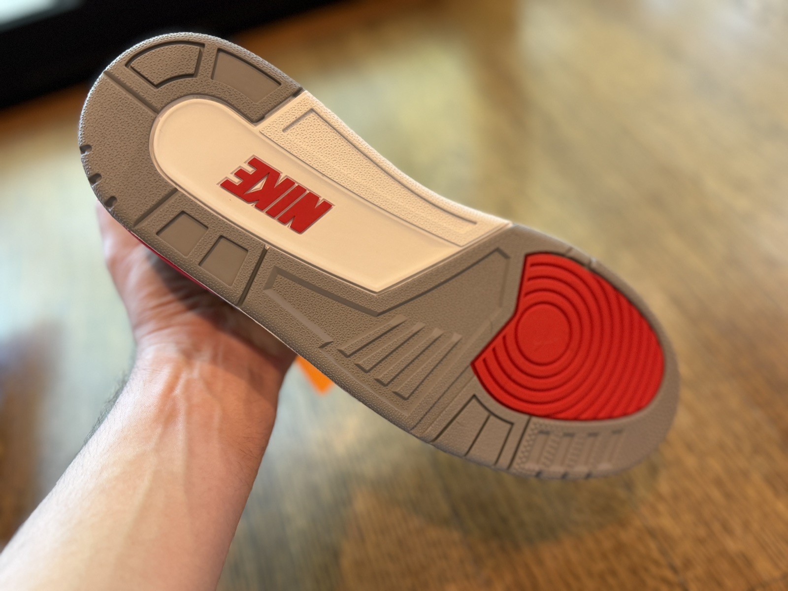 NIB – Size 11 – Jordan 3 Retro Mid Fire Red 2022