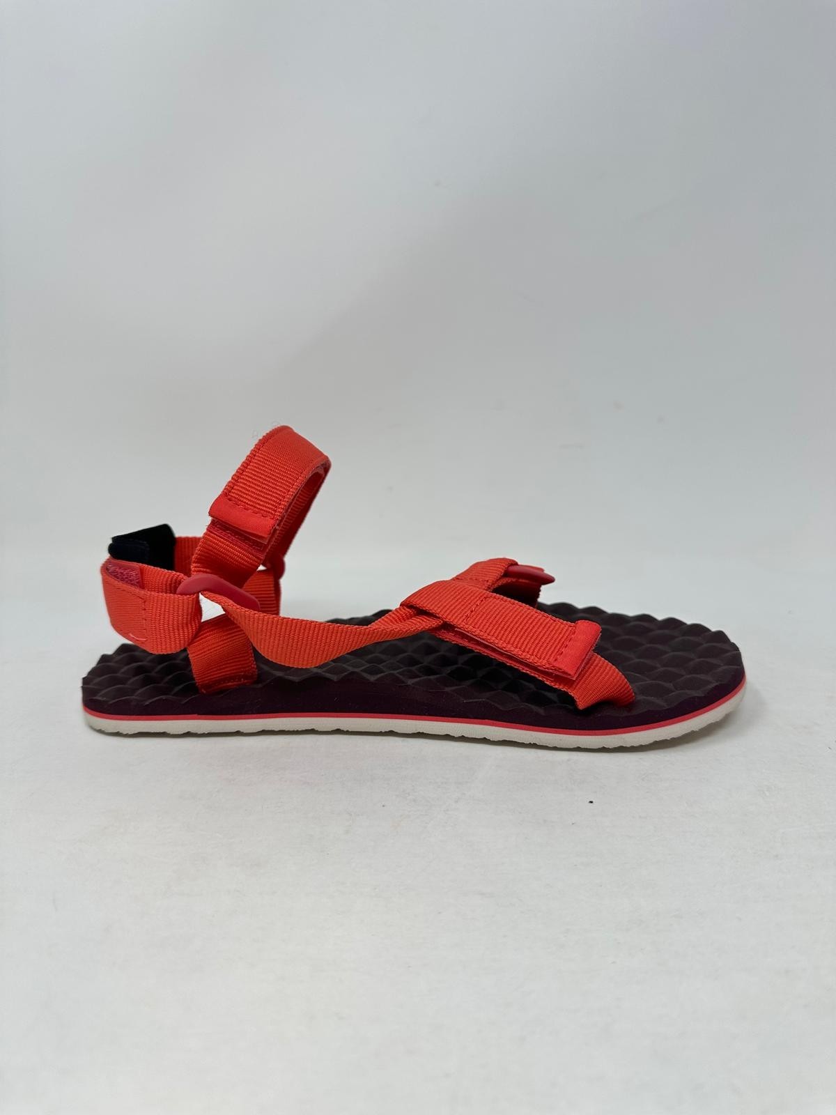 The North Face Women’s Base Camp Switchback Sandals, US:6, Cayenne Red, M1(D233T