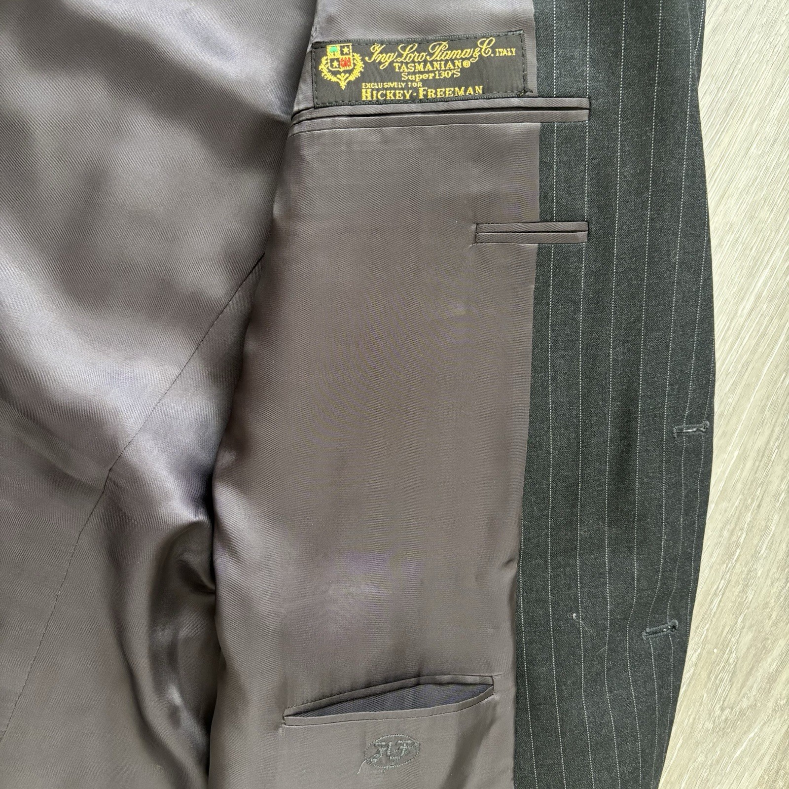 Hickey Freeman Loro Piana Tasmanian Super 120’s Gray Pin Stripe Suit 46R