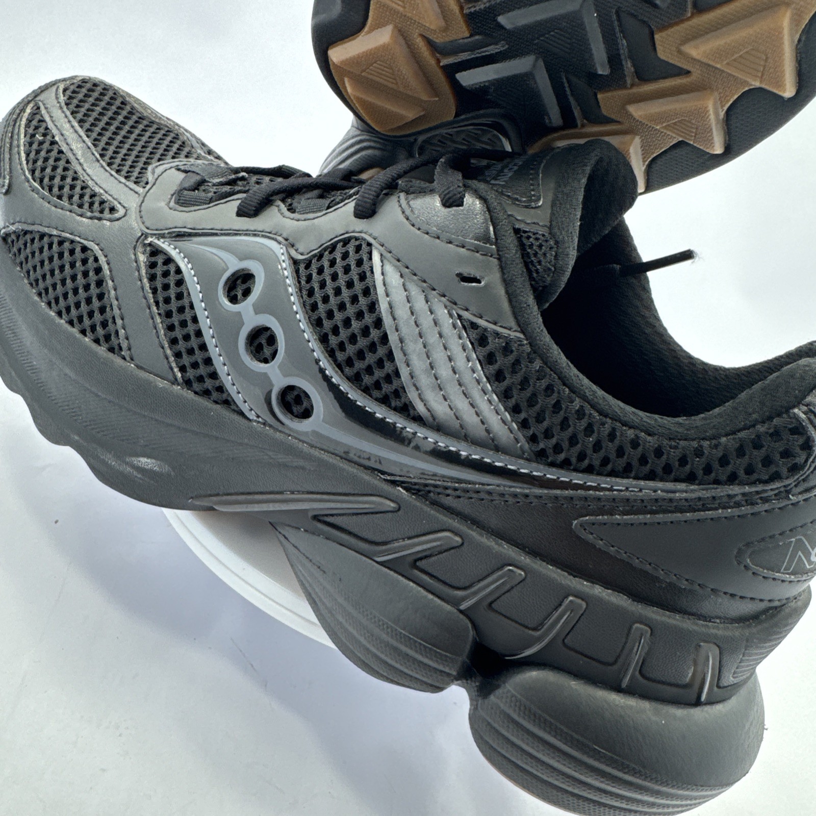 Saucony Grid NXT S70797-3 Triple Black Shoes Men’s Size 10