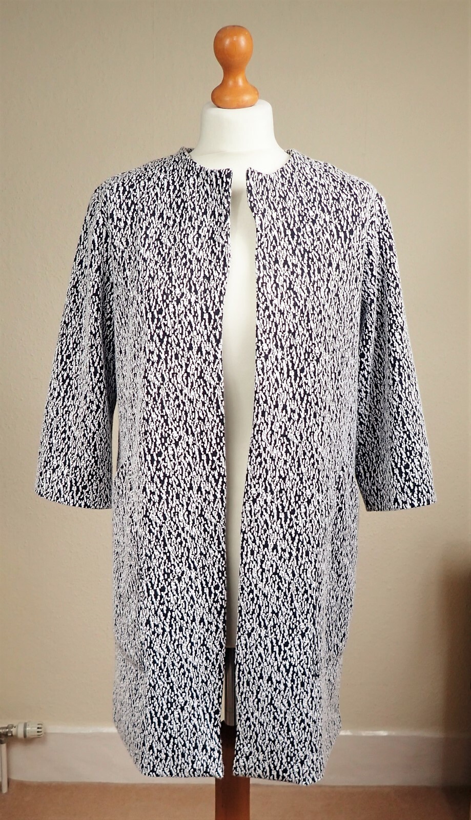 Phase Eight Jan Coatigan Size UK10 Stretch Jacket Long Line Cardigan Black White