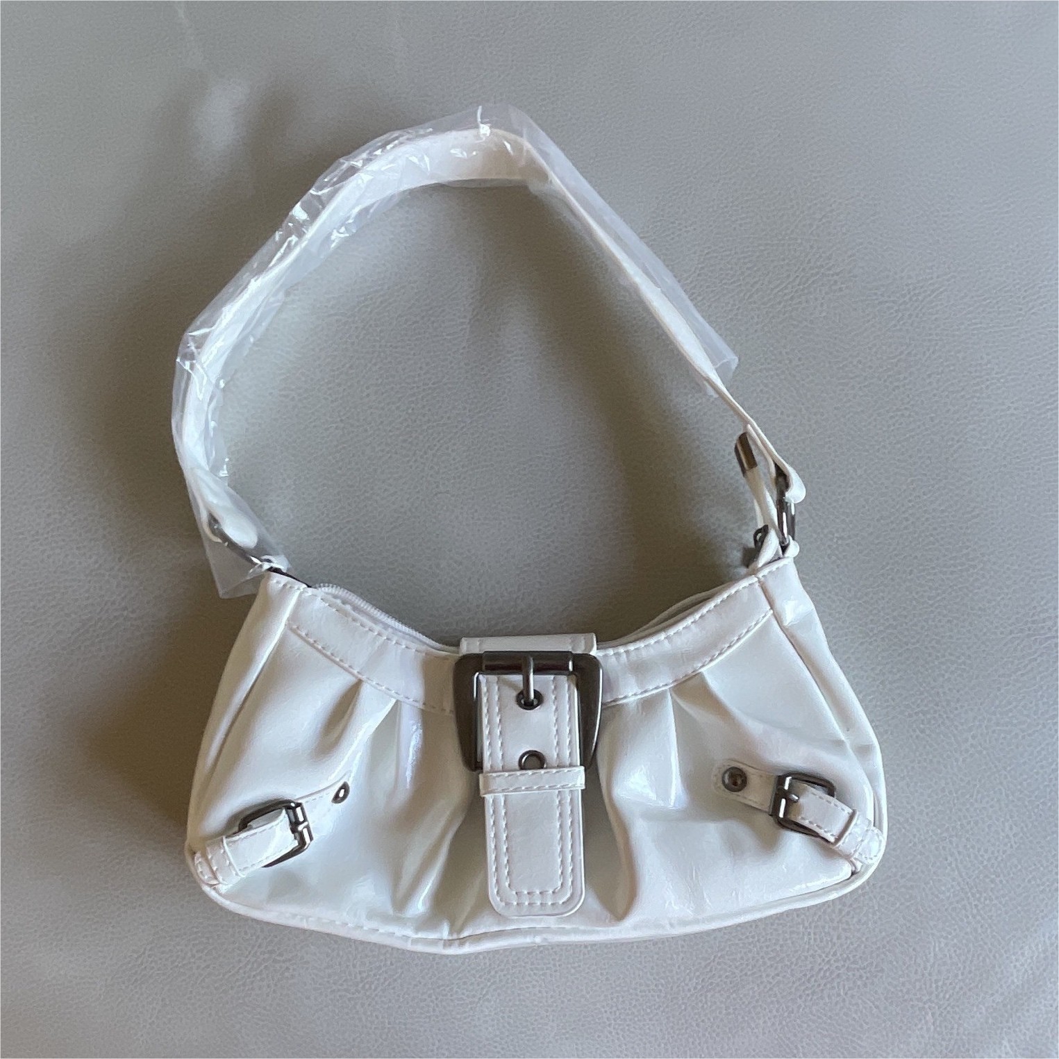 White Small Solid Shoulder Bag Zip Closure Buckle Accent Detachable Strap