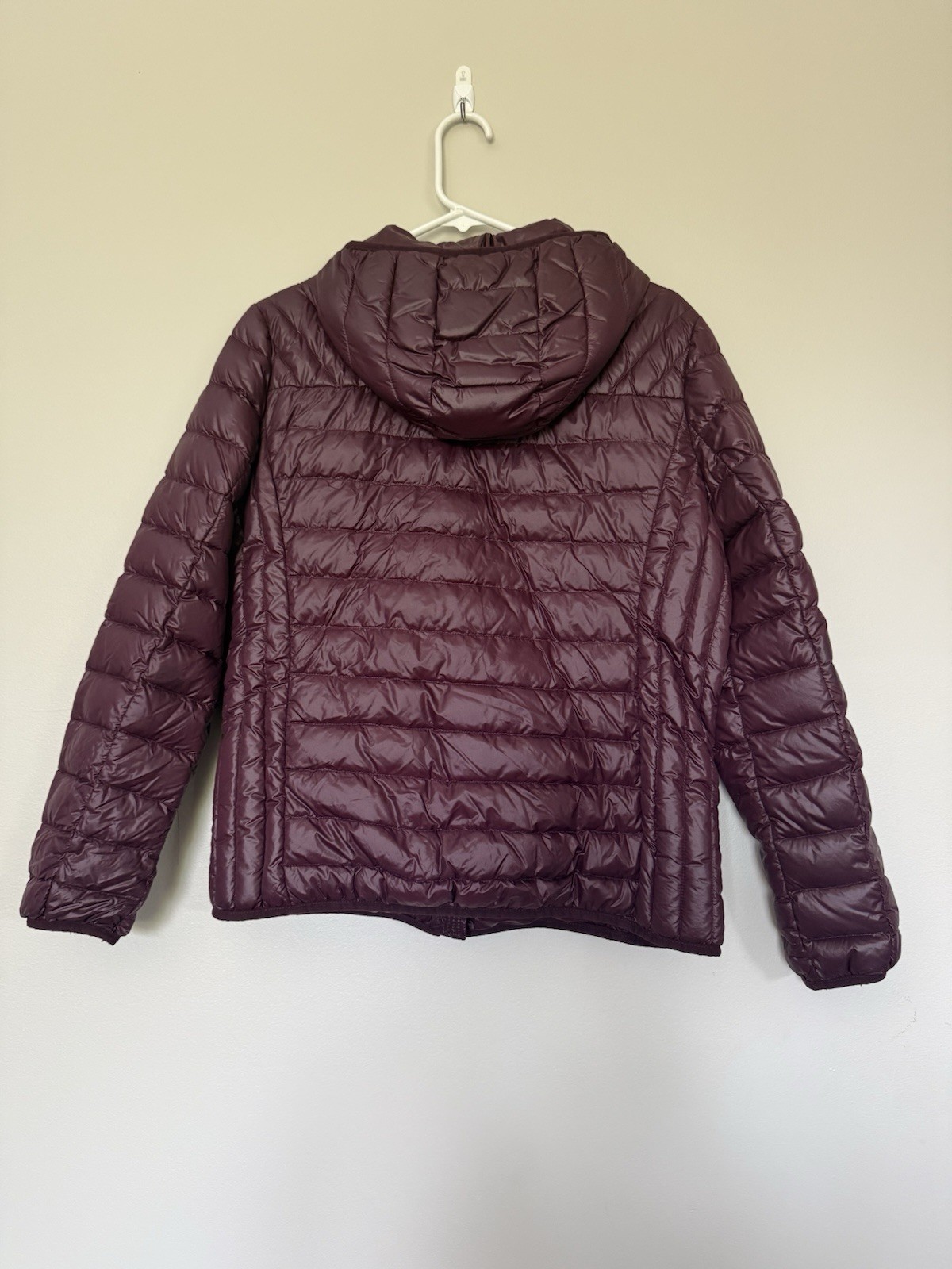 Michael Kors Women’s Packable Down Hooded Full Zip Puffer Jacket Burgundy L
