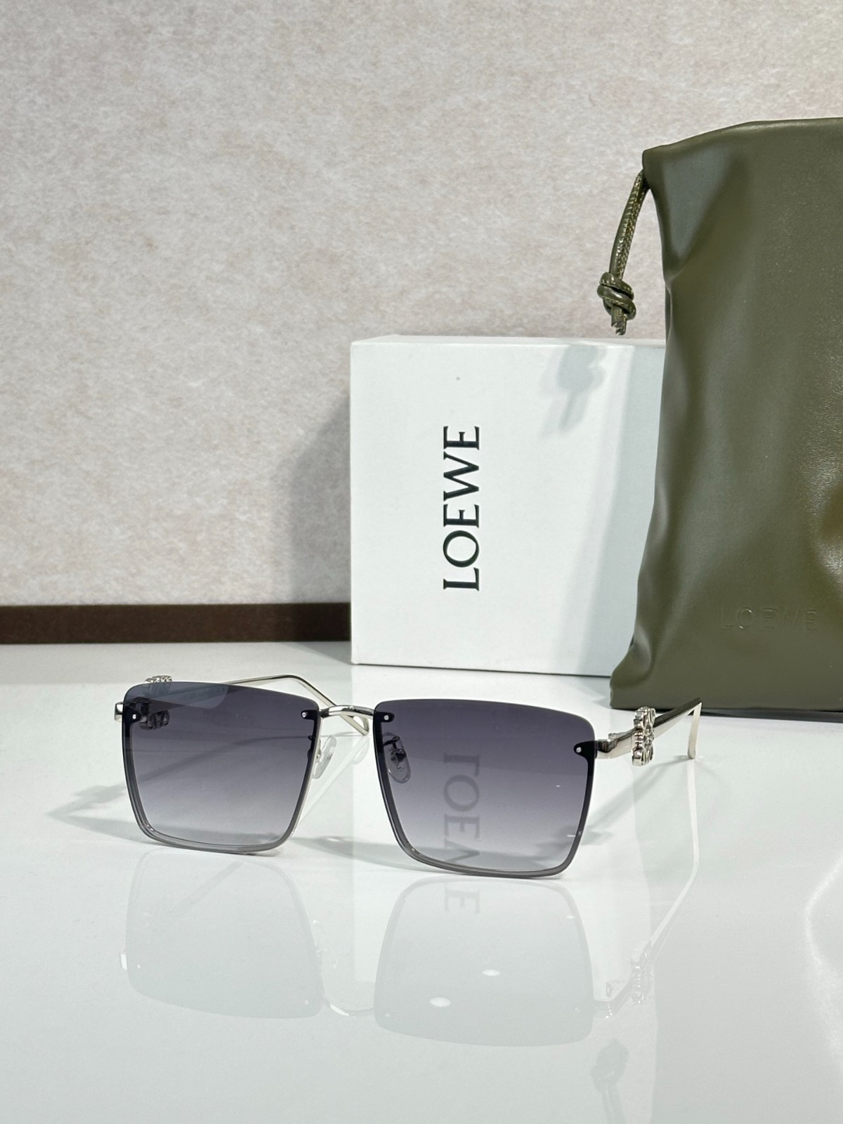 LOEWE Style Unisex Sunglasses – MODEL：LW40119U SIZE：58口16-140