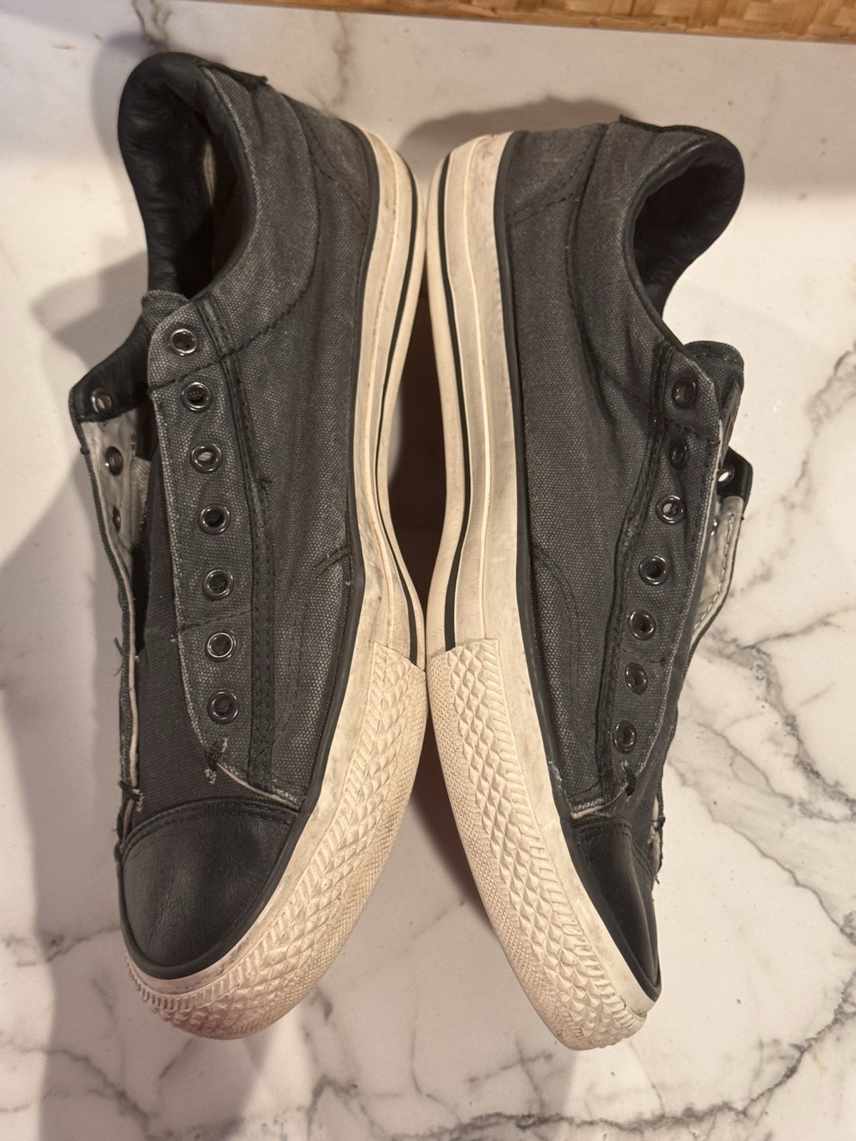 Converse x John Varvatos Laceless Low-top Vintage Slip 147346C Men’s Size 9.5