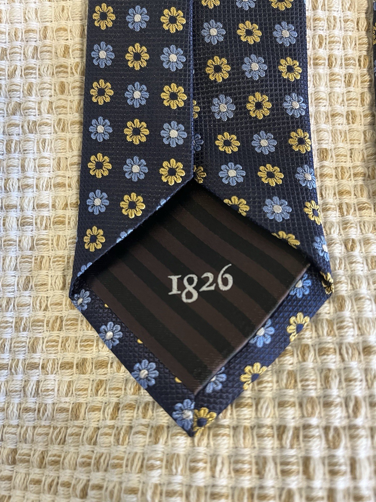 Black Brown 1826 100% Silk Dark Navy Gold & Light Blue Daisies Floral EUC