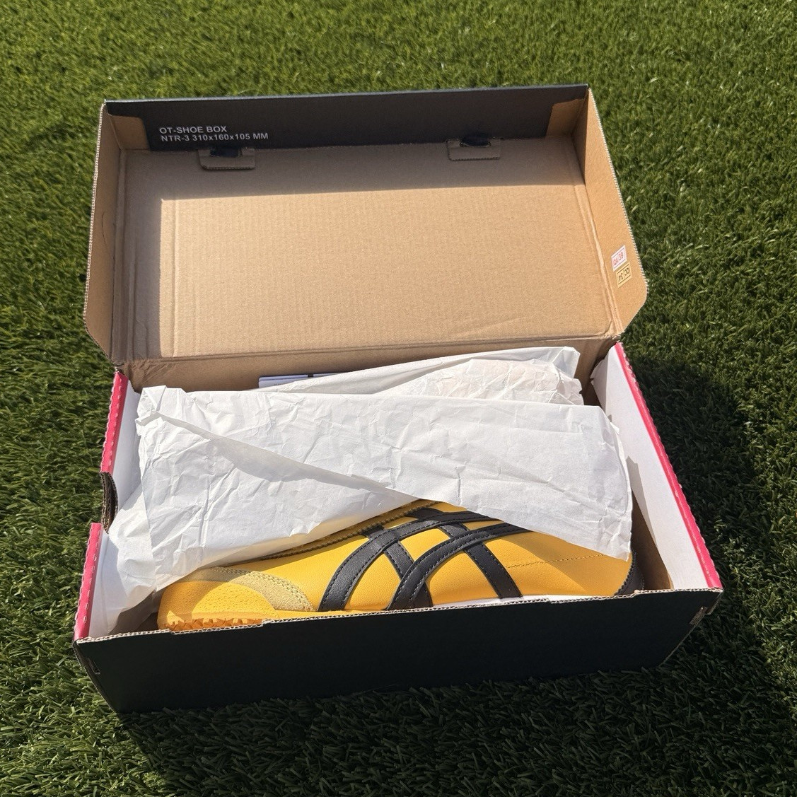 Onitsuka Tiger Mexico 66 Yellow/Black Men’s 7 Brand New
