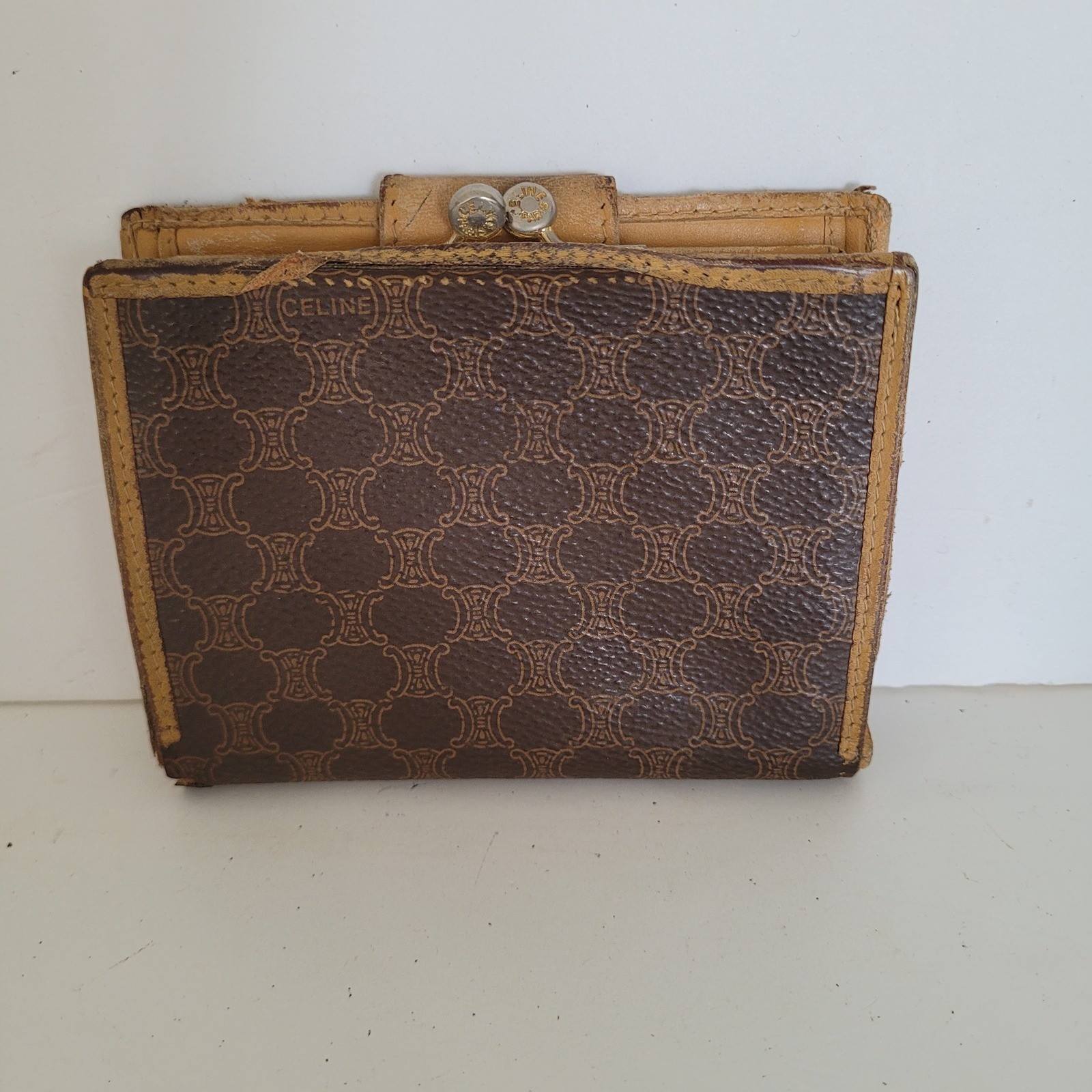 Vintage Celine Macadam Triomphe Bifold Wallet Brown Monogram Kiss Lock Italy M13