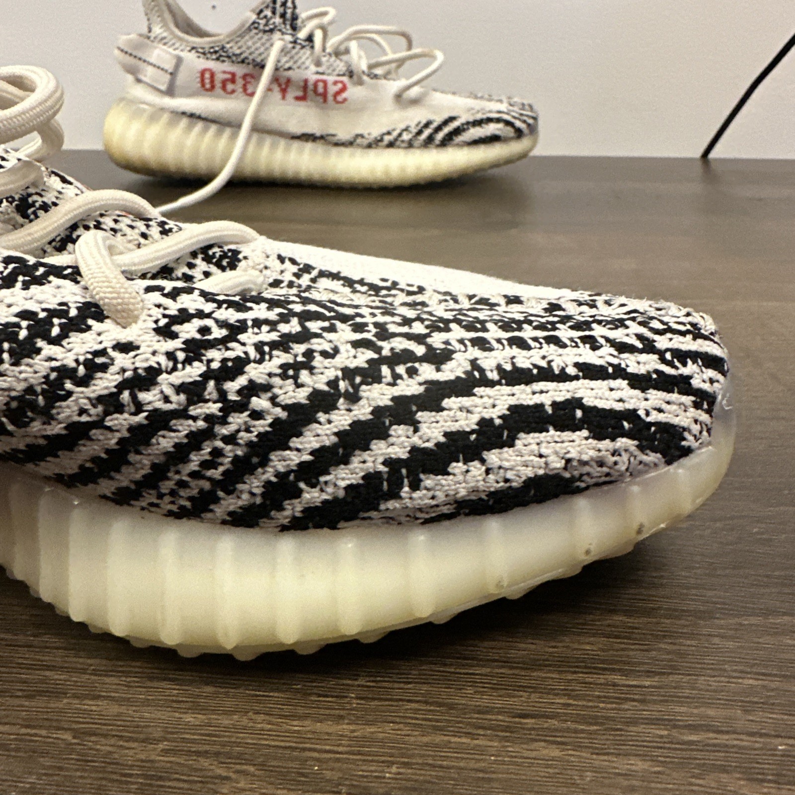 Adidas Yeezy Boost 350 V2 Low Zebra ( Size 9 ) V1