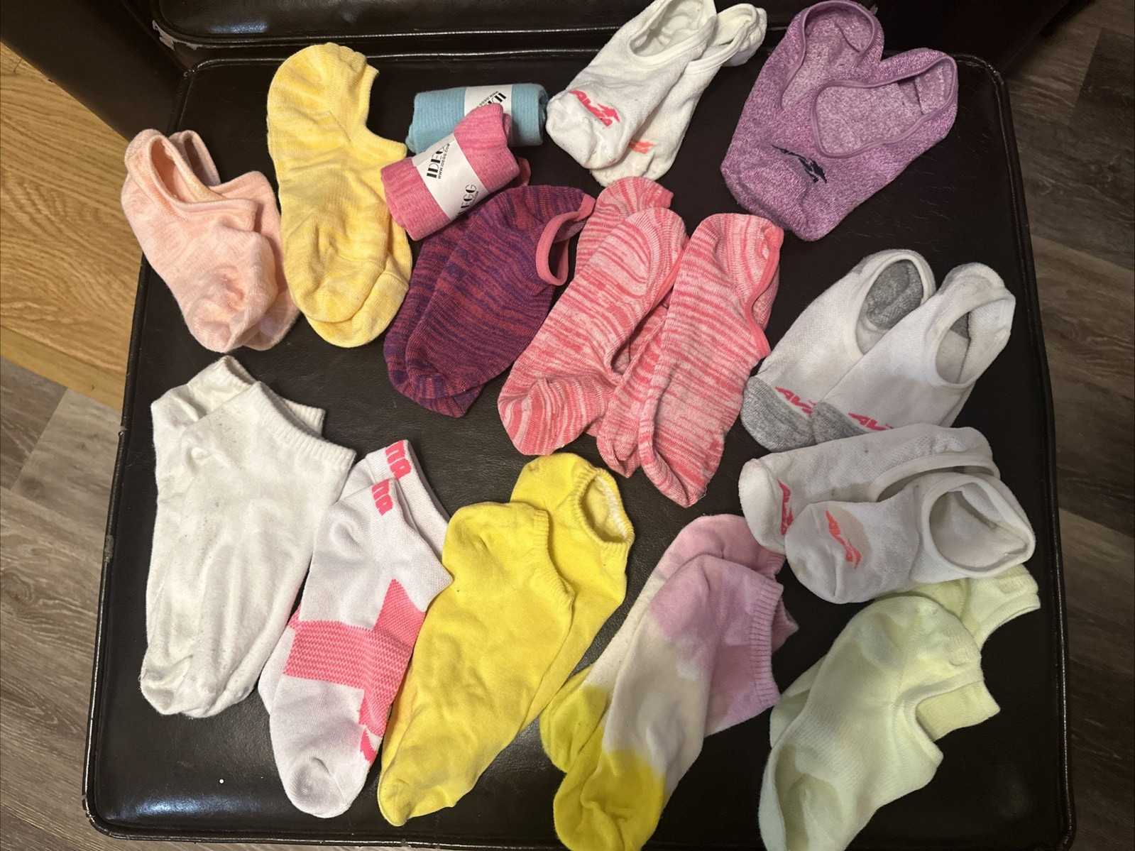 16 Pairs Random Color Women’s No Show Footies Socks Size 7-9 Avia, Puma