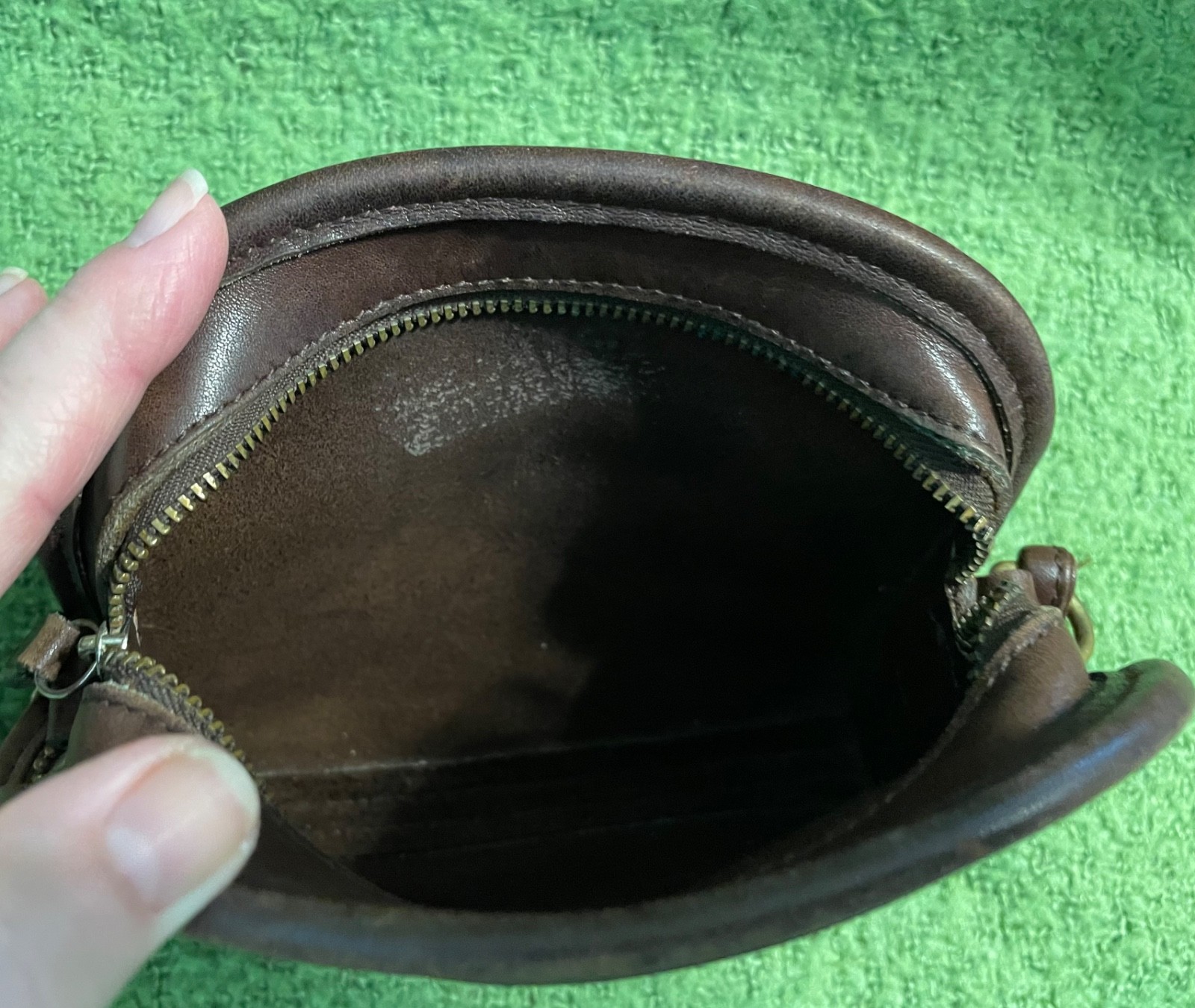 vtg COACH 9017 ABBIE Mahogany BROWN leather Crossbody Shoulder Bag zipper USA