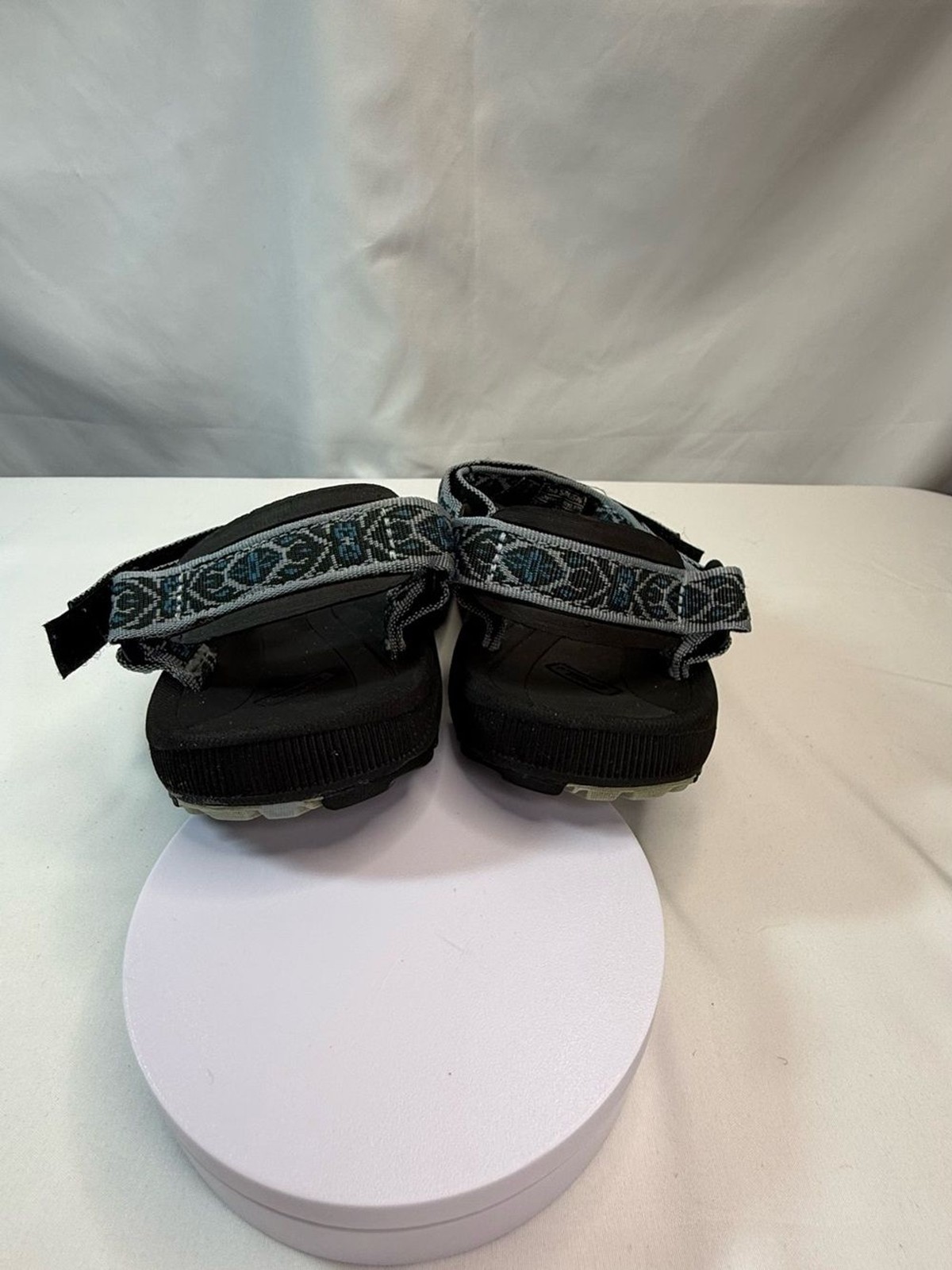 Teva Women’s Size 9W Black Adjustable Sandals w/ Teal Patterned Straps EUC