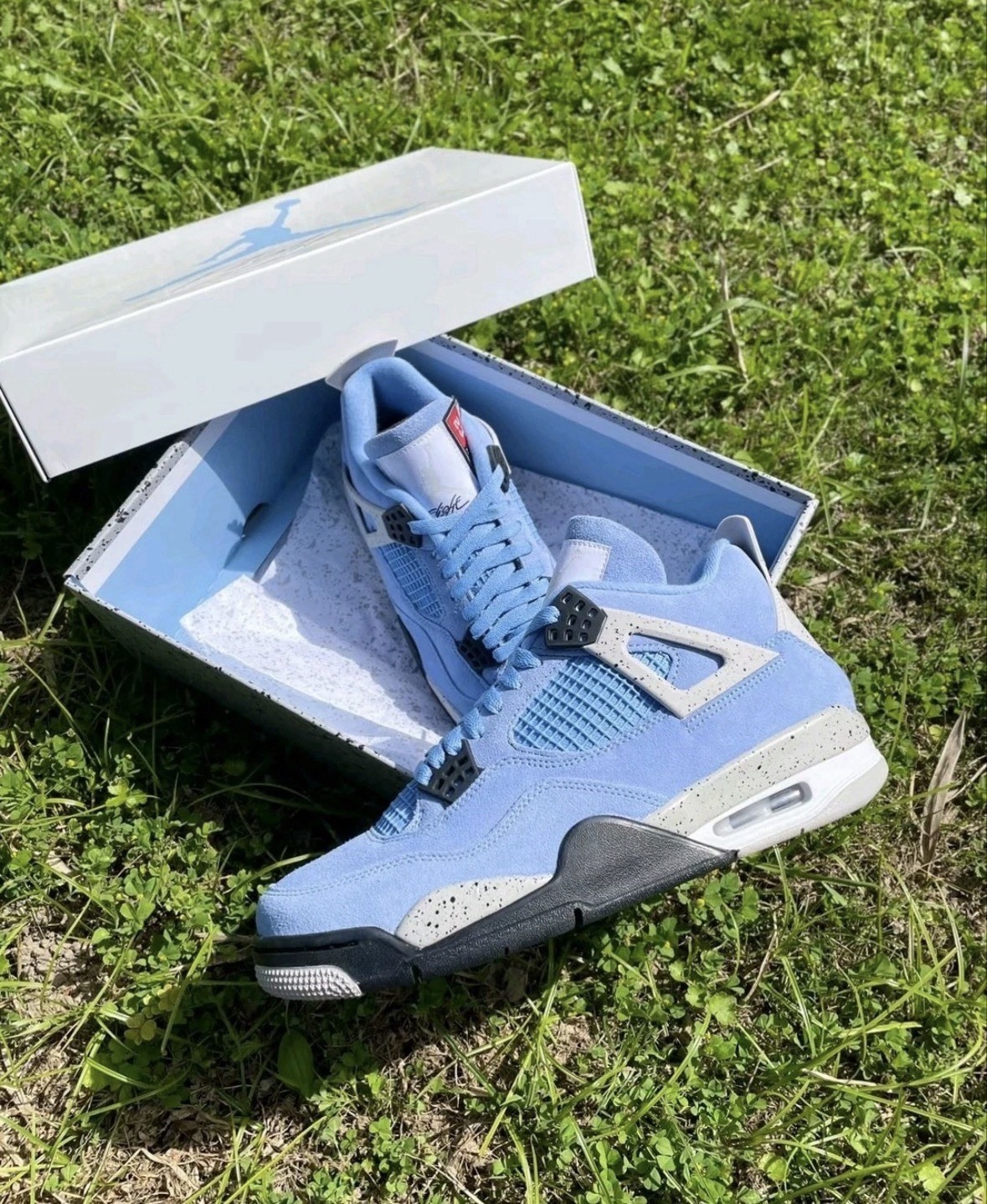 Jordan 4 Retro “University Blue” Men’s Mid Top Basketball Shoes Size 11